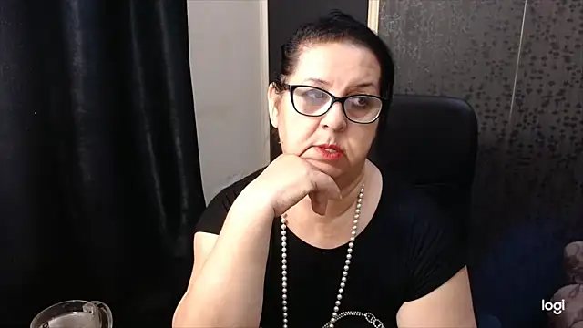 Snapshot of MissSanjanne chatting on 10-20-25, 06:15 MissSanjanne online show from 10-20-25, 06:15
