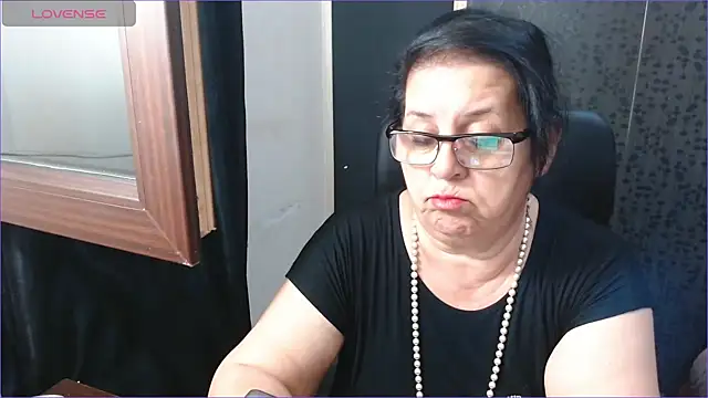 Snapshot of MissSanjanne chatting on 09-11-25, 06:02 MissSanjanne online show from 09-11-25, 06:02