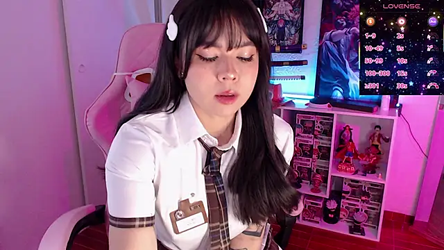 Snapshot of AnnieHikari chatting on 10-24-25, 08:30 AnnieHikari online show from 10-24-25, 08:30