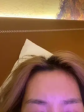 miumiu-66 online show from 10-10-25, 01:01