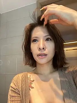 Snapshot of miumiu-66 chatting on 05-25-26, 10:03 miumiu-66 online show from 05-25-26, 10:03