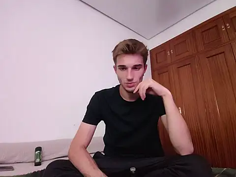 Snapshot of jorgeereyy chatting on 10-10-25, 04:41 jorgeereyy online show from 10-10-25, 04:41