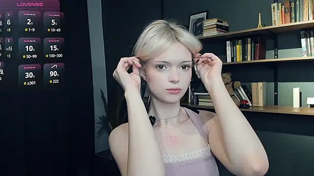 LaureMestler online show from 01-15-26, 01:14