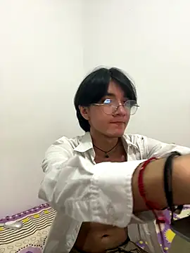 Matti Mendez  online show from 10-21-25, 03:33