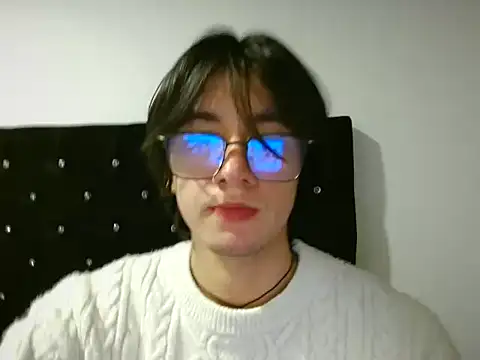 Matti Mendez  online show from 06-11-26, 01:49