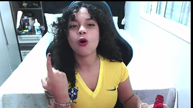 sweetamy326 online show from 06-19-26, 10:04