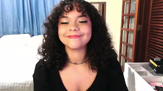 Snapshot of sweetamy326 chatting on 02-22-26, 10:33 sweetamy326 online show from 02-22-26, 10:33