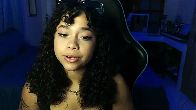 Snapshot of sweetamy326 chatting on 02-12-26, 10:20 sweetamy326 online show from 02-12-26, 10:20