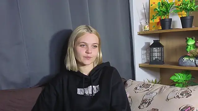 KelleDomin online show from 10-02-25, 06:55