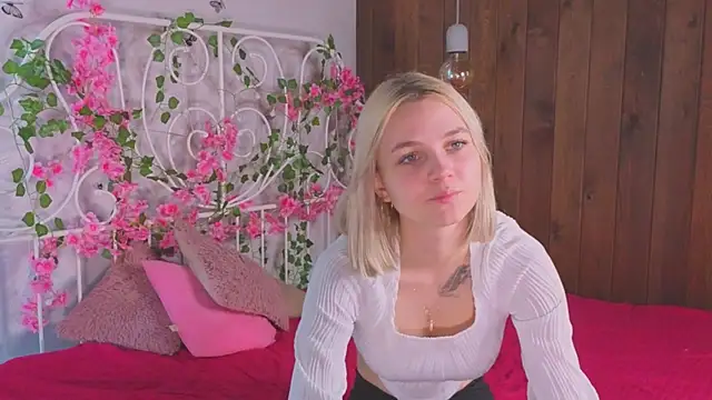 KelleDomin online show from 10-09-25, 09:21