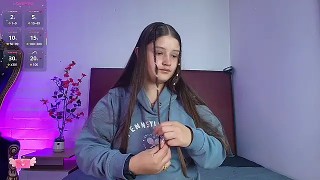 Snapshot of Krystal_Heartss chatting on 02-18-26, 12:56 Krystal Heartss online show from 02-18-26, 12:56