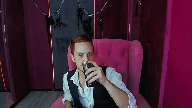 LeoMooree online show from 10-09-25, 03:40
