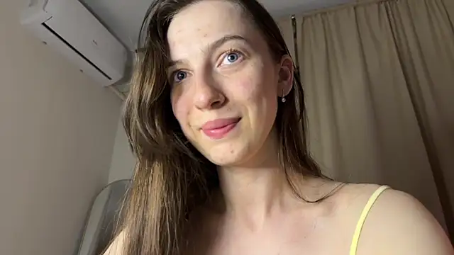 Snapshot of Prettyyy_Angel chatting on 05-25-26, 07:45 Prettyyy Angel online show from 05-25-26, 07:45
