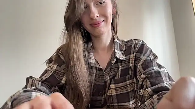 Snapshot of Prettyyy_Angel chatting on 04-21-26, 10:22 Prettyyy Angel online show from 04-21-26, 10:22