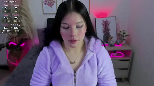 Snapshot of pixiehot chatting on 10-17-25, 12:51 pixiehot online show from 10-17-25, 12:51