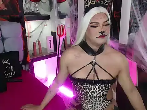 Sophia hott01 online show from 10-30-25, 12:14