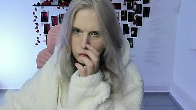 Snapshot of IngannaMorte chatting on 09-27-25, 04:13 IngannaMorte online show from 09-27-25, 04:13