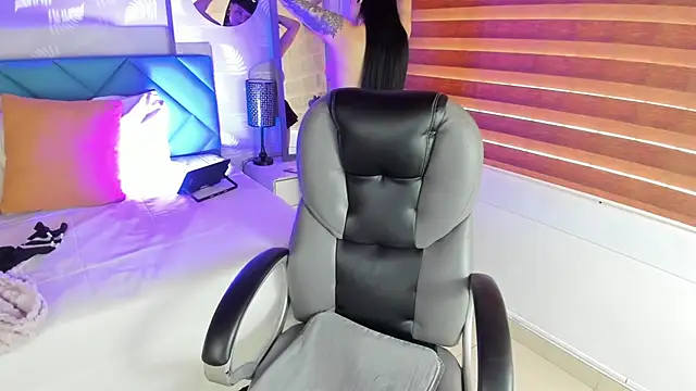 Antonela vargas online show from 12-05-25, 12:26