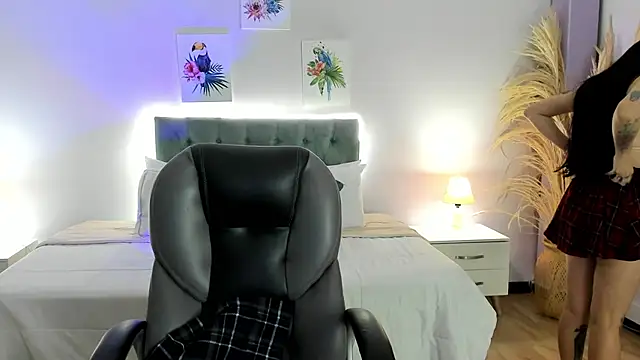 Antonela vargas online show from 10-28-25, 12:04