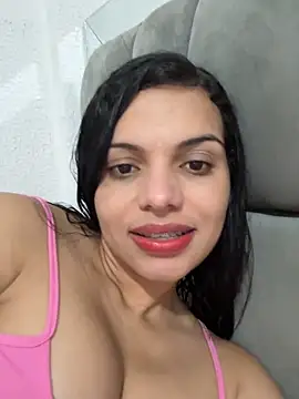 Snapshot of Anavalle chatting on 05-19-26, 11:23 Anavalle online show from 05-19-26, 11:23