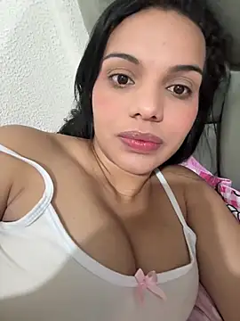 Snapshot of Anavalle chatting on 06-10-26, 02:35 Anavalle online show from 06-10-26, 02:35