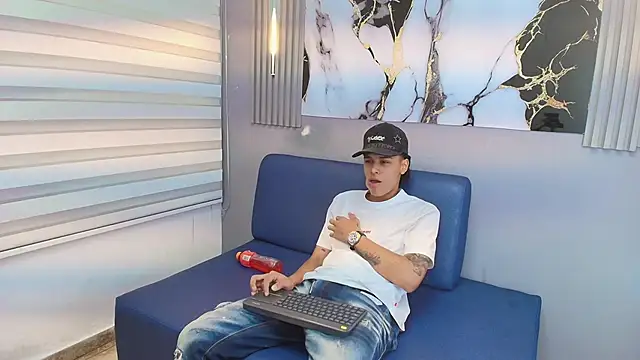 Frayhot777 online show from 01-13-26, 07:51