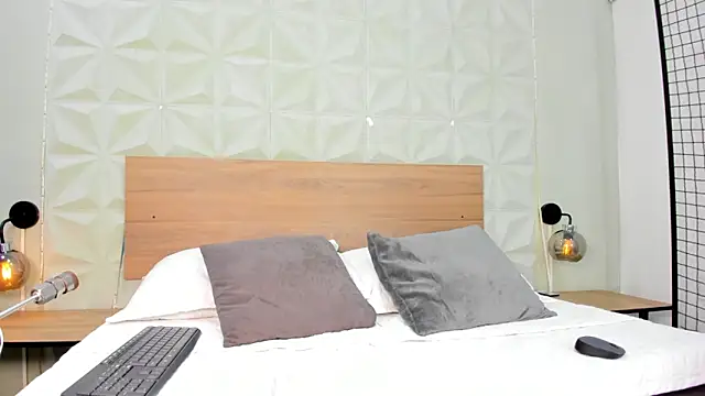 ValeryTrans  online show from 11-15-25, 01:37