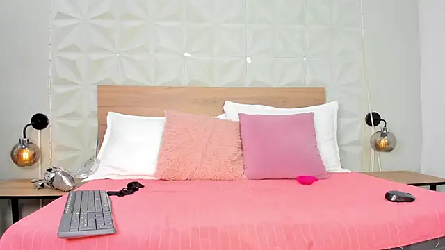 ValeryTrans  online show from 02-19-26, 01:19