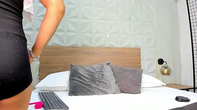 ValeryTrans  online show from 11-20-25, 01:34