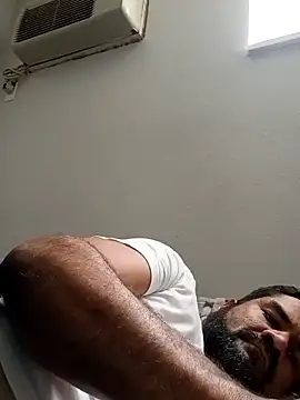 Snapshot of theking1_1 chatting on 10-18-25, 03:03 theking1 1 online show from 10-18-25, 03:03