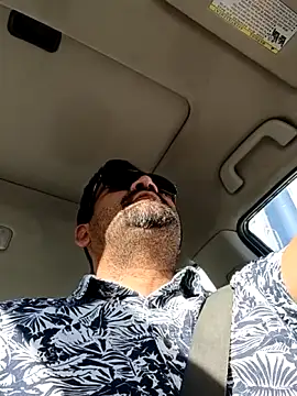 Snapshot of theking1_1 chatting on 12-18-25, 04:22 theking1 1 online show from 12-18-25, 04:22