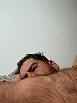 Snapshot of theking1_1 chatting on 01-08-26, 05:13 theking1 1 online show from 01-08-26, 05:13