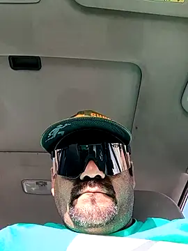 Snapshot of theking1_1 chatting on 12-13-25, 08:04 theking1 1 online show from 12-13-25, 08:04