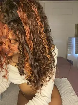 PrettyLia online show from 11-08-25, 04:10