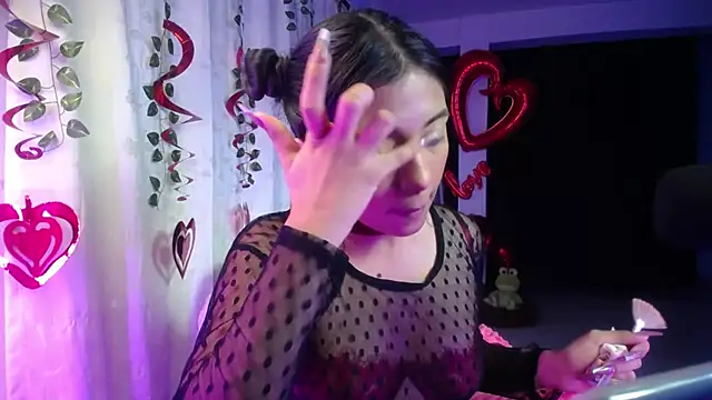 Snapshot of Isis_Valen chatting on 02-18-26, 09:28 Isis Valen online show from 02-18-26, 09:28