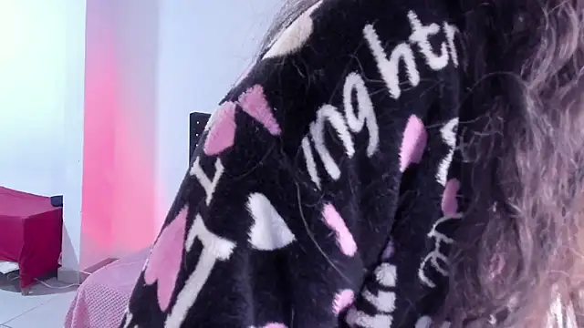 kitty  chs online show from 12-18-25, 11:25