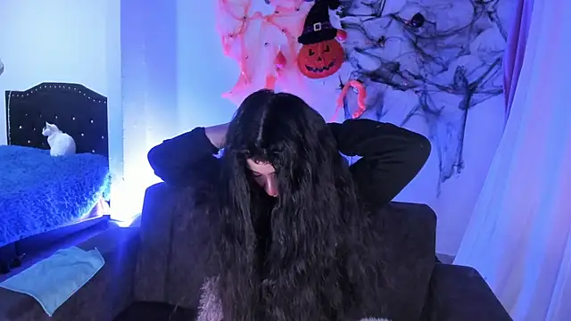 kitty  chs online show from 11-20-25, 11:11