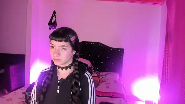 kitty  chs online show from 12-04-25, 11:20