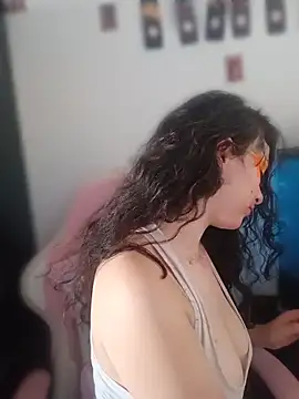 kitty  chs online show from 04-12-26, 08:34