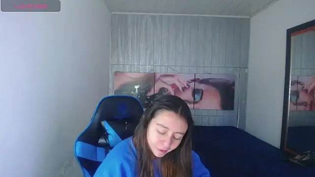 lala clark online show from 11-20-25, 01:01