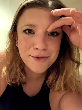 Snapshot of Seturselfonfire chatting on 10-15-25, 04:44 Seturselfonfire online show from 10-15-25, 04:44