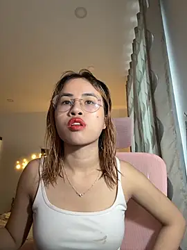 EllieYoon online show from 11-30-25, 09:10