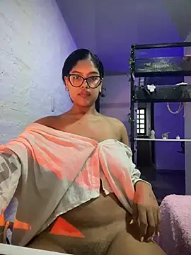 Snapshot of miiabrown18 chatting on 06-04-26, 11:37 miiabrown18 online show from 06-04-26, 11:37