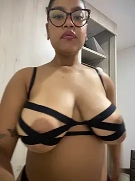 miiabrown18 online show from 10-05-25, 09:16