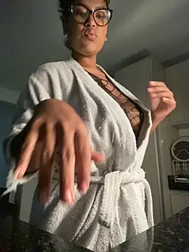 miiabrown18 online show from 10-05-25, 03:08
