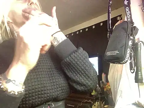 blondebarbiebae online show from 02-25-26, 08:03