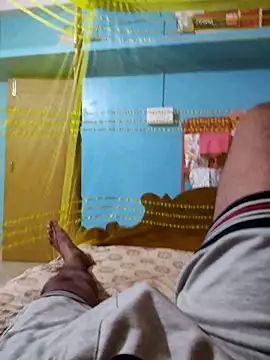 only woman online show from 11-10-25, 02:33