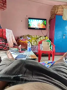 only woman online show from 10-15-25, 08:00