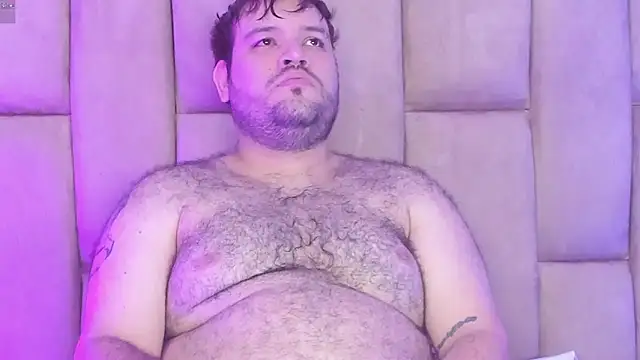 Snapshot of big_bearr chatting on 05-26-26, 03:48 big bearr online show from 05-26-26, 03:48