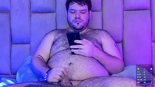 Snapshot of big_bearr chatting on 05-17-26, 05:07 big bearr online show from 05-17-26, 05:07